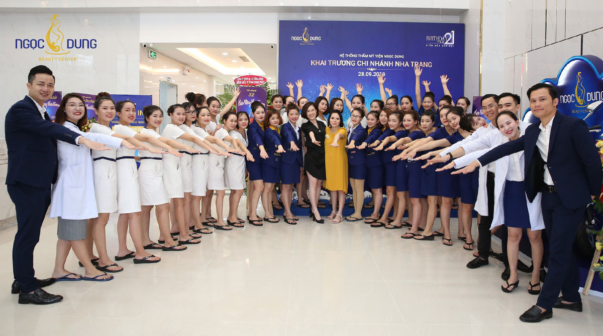 Thẩm mỹ viện Ngọc Dung Nha Trang kín khách chỉ sau vài phút khai trương