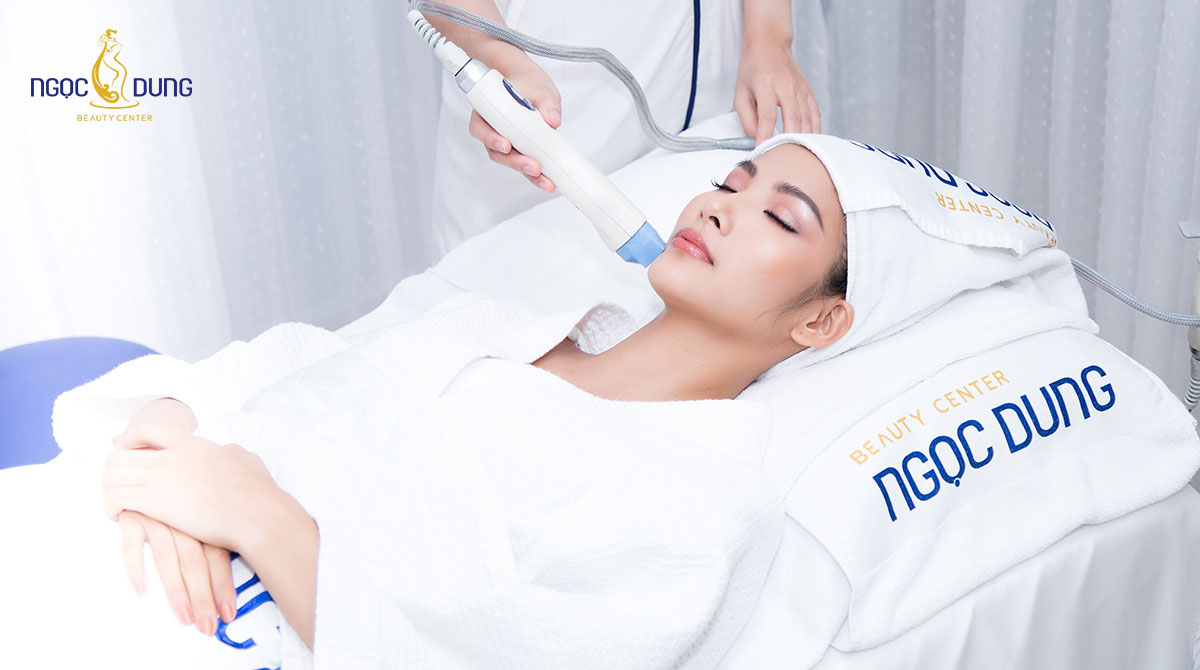 Hoàng Thùy làm đẹp trước khi chinh chiến tại Miss Universe