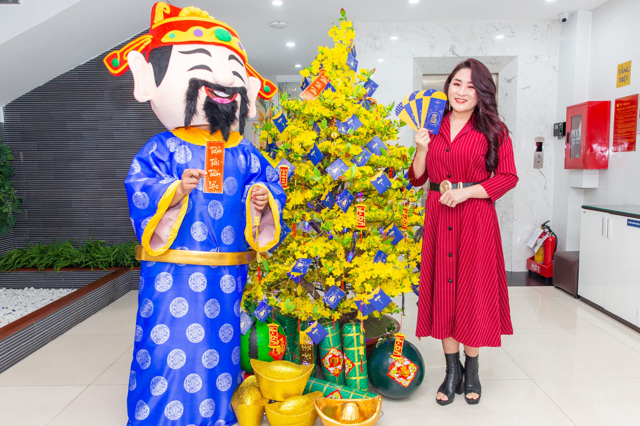 Thần Tài tới! Mỗi ngày có đến 18 chỉ vàng trao tay khách hàng