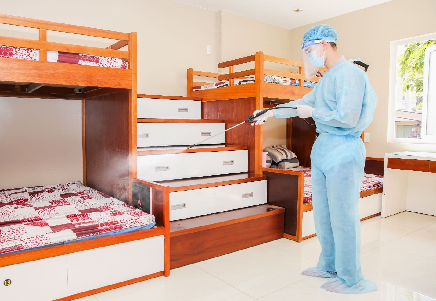 Tất cả các khu vực tự chủ động cách ly tập trung đều được khử khuẩn trước khi đón nhân viên.