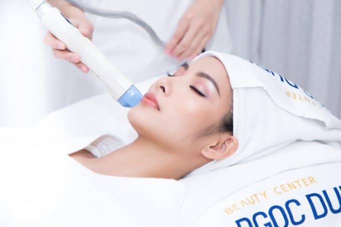 Ceo Ngọc Dung trực tiếp tư vấn Hoàng Thùy