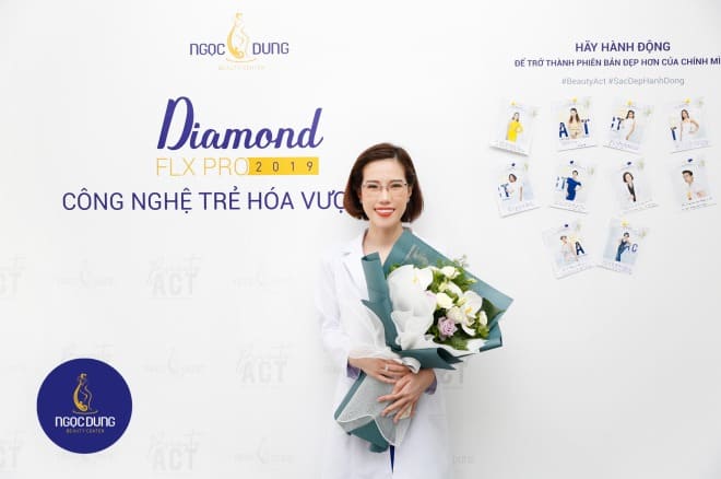 Diễn viên Ngân Quỳnh được khen trẻ trung ở tuổi 53