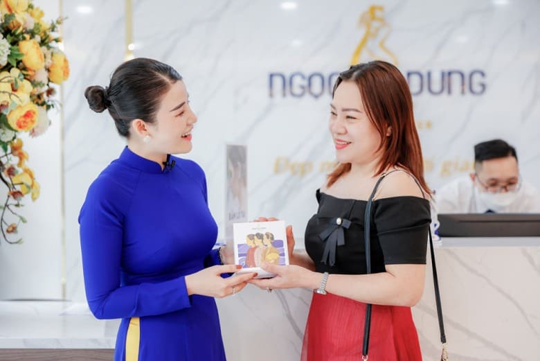 100% khách hàng nhận quà vào ngày 20/10.