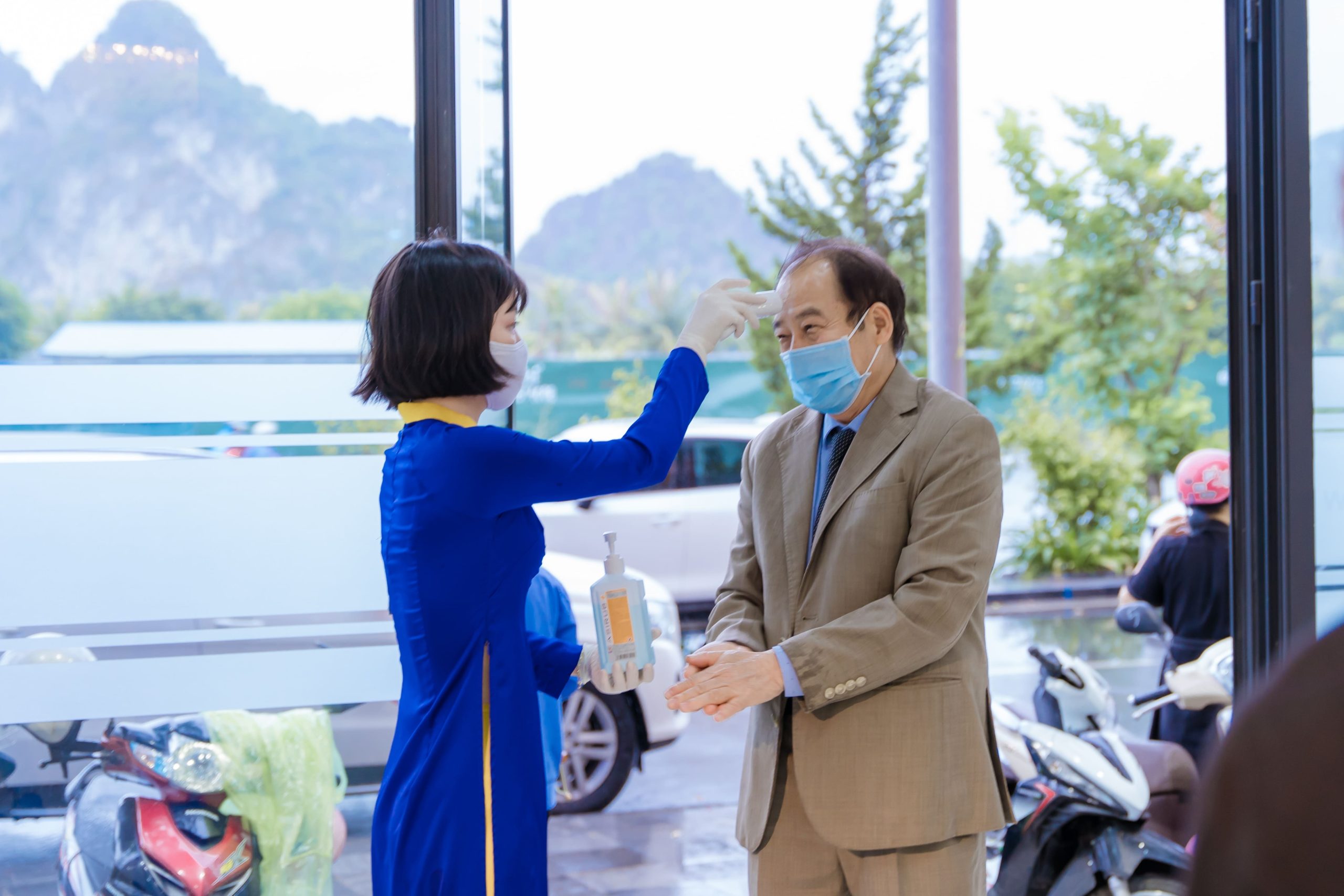 Tất cả các khách hàng đều áp dụng quy trình dịch tễ bắt buộc