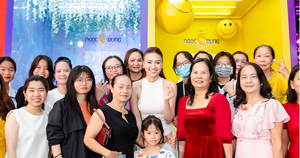 Tự tin khoe vẻ đẹp đa sắc, thỏa sức check in cùng studio thu nhỏ tại Lotte quận 7