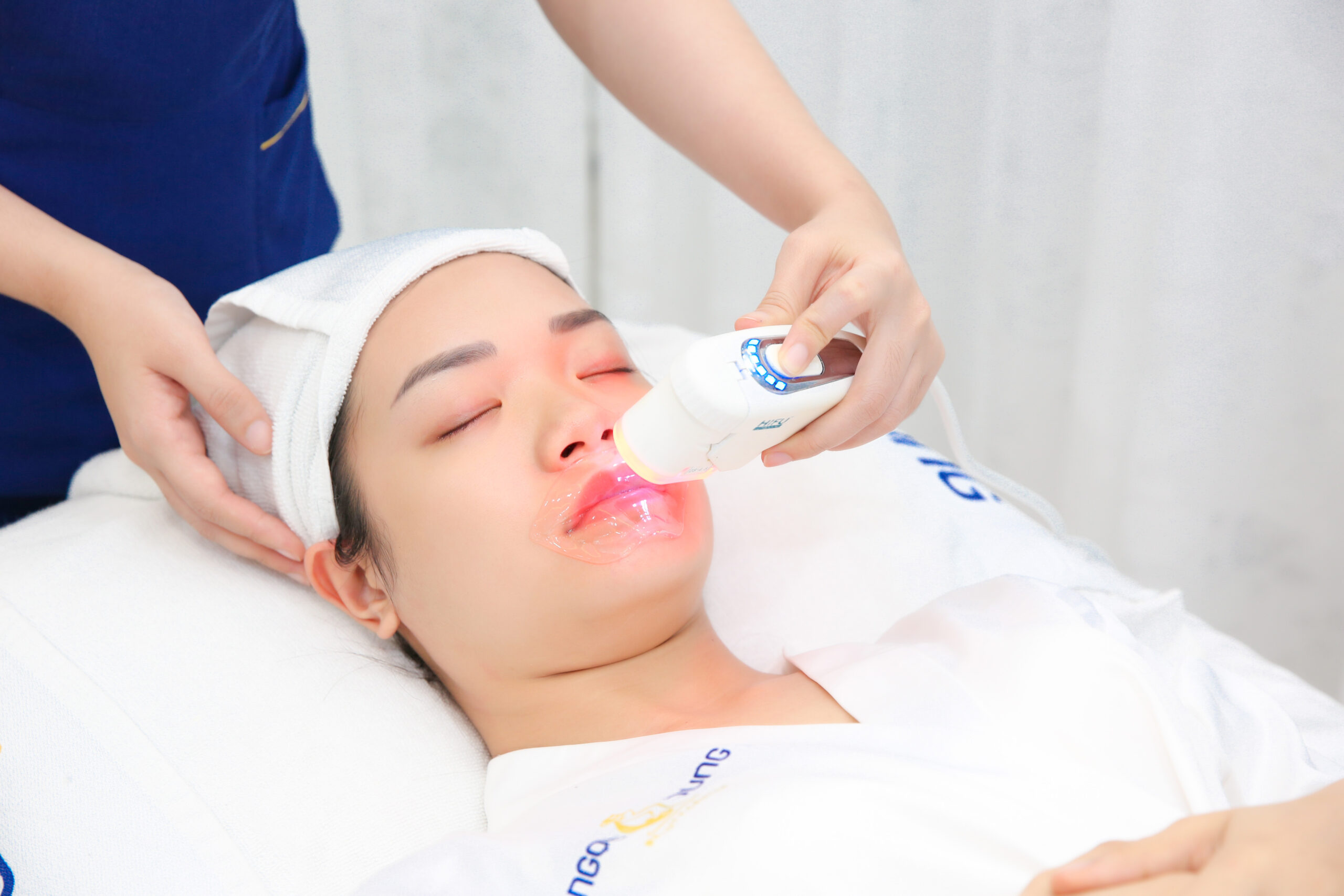 Ủ NANO CĂNG BÓNG MÔI