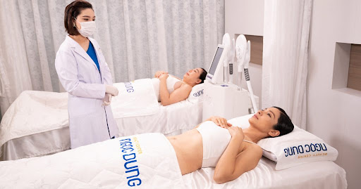 Khách hàng tham gia điều trị tại TMV Ngọc Dung Phan Thiết