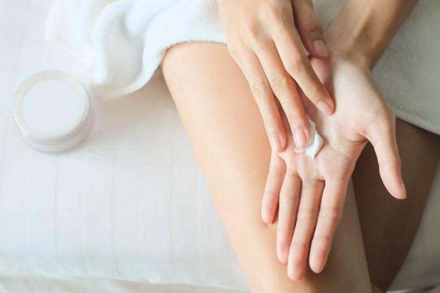 Thâm đầu gối trị có hết không? Vaseline có trị thâm đầu gối không?