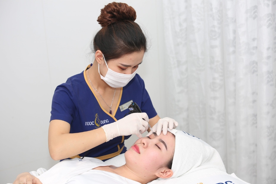 Phun xăm, điêu khắc chân mày bằng công nghệ tiên tiến tại TMV Ngọc Dung