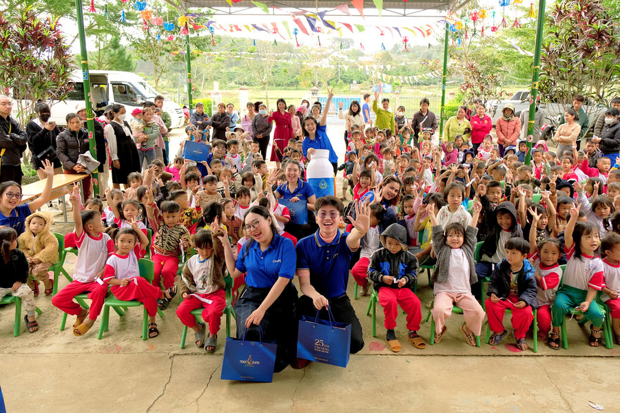 Đón Tết ấm yêu thương cùng trẻ em Đắk Nông – TMV Ngọc Dung